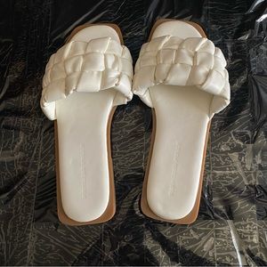 BUXTON SANDALS WHITE PRINCESS POLLY